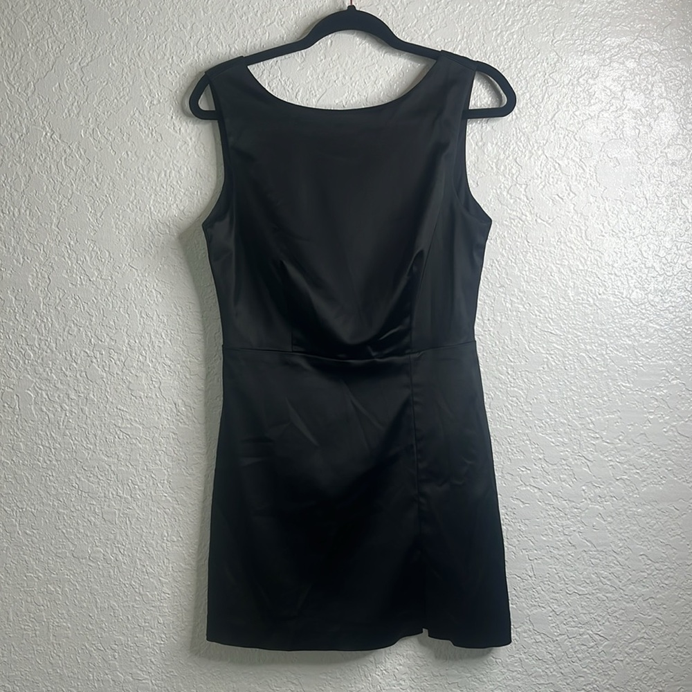 House of Harlow 1960 Black Boat Neck Low Back Mini Dress sz 6 - Picture 2 of 7